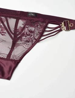 AVELA STRING R - String