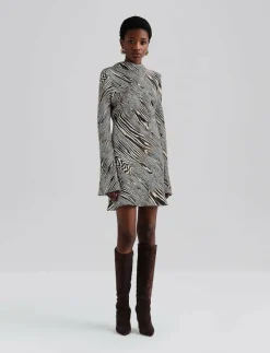 Cezanne Low Back Satin Mini dress - Korta klänningar