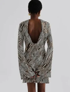 Cezanne Low Back Satin Mini dress - Korta klänningar