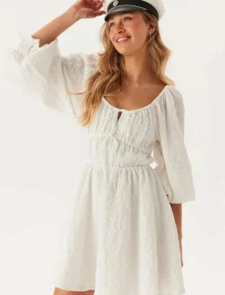 Diamond Neck Dress - Korta klänningar