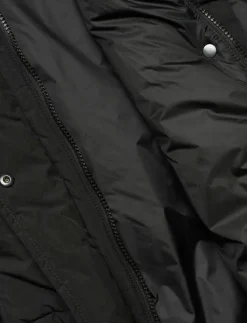 Fae-1_B - Vadderade västar