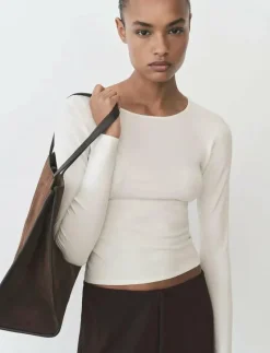 Fine-knit fitted sweater - Stickat