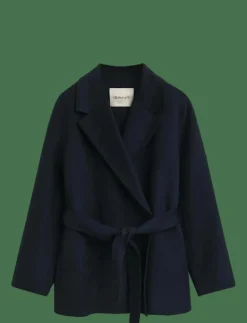 HANDSTITCHED BELTED JACKET - Ullkappor