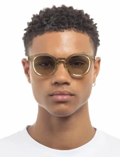 HOODWINKED - Round Frame