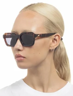 IMPOSSIBLE - Fyrkantiga