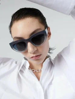 Kim Underwater - D-shaped