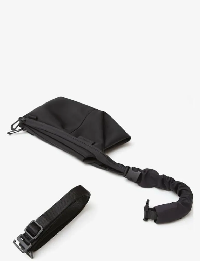 Kivu Small Sleek Nylon Black - Magväskor