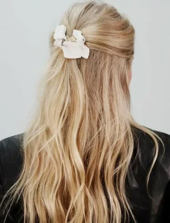 Leatherbow Small On Hair Clip - Håraccessoarer