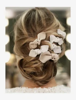 Leatherbow Small On Hair Clip - Håraccessoarer