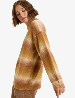 LOVE AGAIN - Stickat