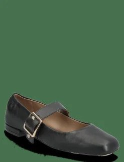 Luara_Ballerina_NAVC - Ballerinas