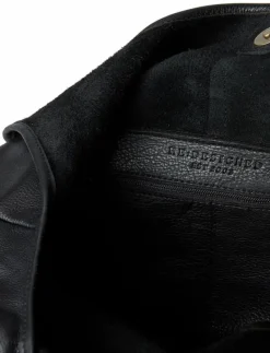 Lyra Urban - Shoppers