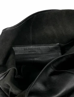 Lyra Urban - Shoppers