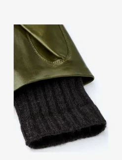 Megan Black - Fingervantar