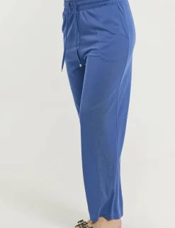 Pants from Freequent in a soft material. The pants have a simple silhouette with - Sweatpants