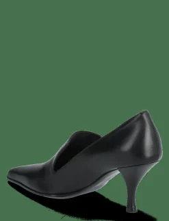 Pointed Leather Pumps - Pumps