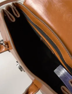 Small city handbag with flap - Handväskor