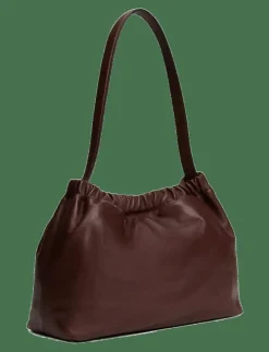 SOFT LEATHER SHOULDER BAG - Handväskor