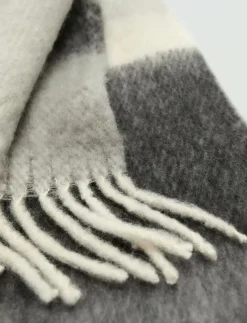 Striped scarf with tasselled ends - Halsdukar