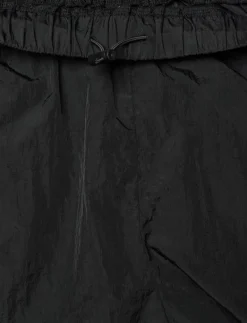 STUDIO LOOSE NYLON SHORTS - Träningsshorts