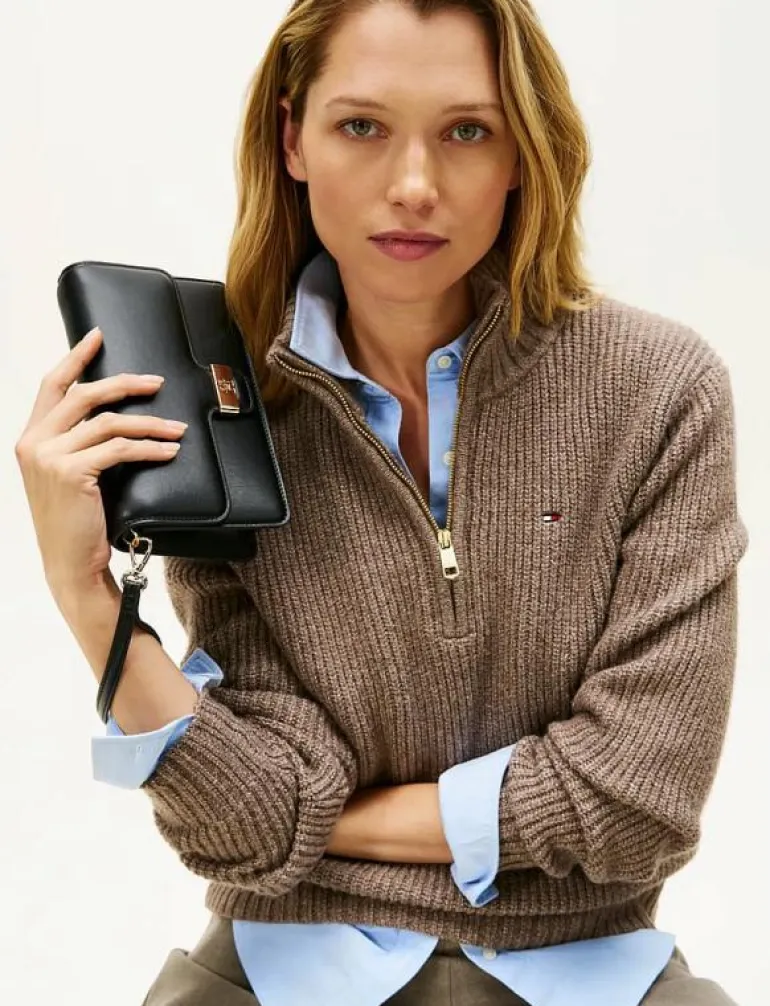 TH HERITAGE CLUTCH - Crossbody Bags