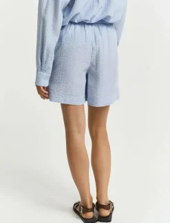 TONAL STRIPED SEERSUCKER SHORTS - Casual shorts