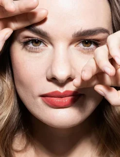 Uoga Uoga Nourishing Sheer Natural Lipstick - Beauty